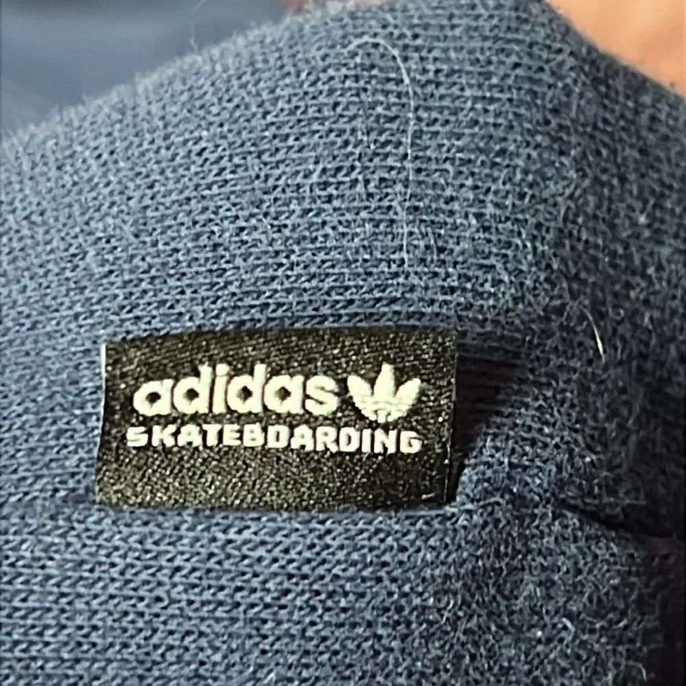 Adidas Men's Navy Blue Hoodie sweatshirt Md activewear casual workout streetwear